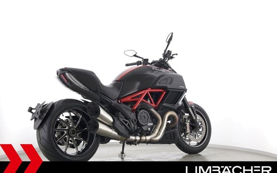Gebrauchtmotorrad Ducati Diavel Carbon - Bild 9