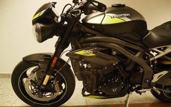 Gebrauchtmotorrad Triumph Speed Triple RS - Bild 6 Gebrauchtmotorrad Triumph Speed Triple RS - Bild 6