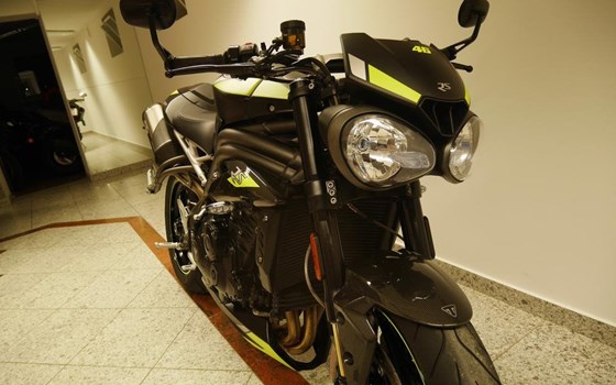 Gebrauchtmotorrad Triumph Speed Triple RS - Bild 2 Gebrauchtmotorrad Triumph Speed Triple RS - Bild 2