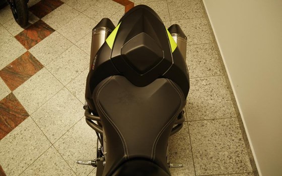 Gebrauchtmotorrad Triumph Speed Triple RS - Bild 17 Gebrauchtmotorrad Triumph Speed Triple RS - Bild 17
