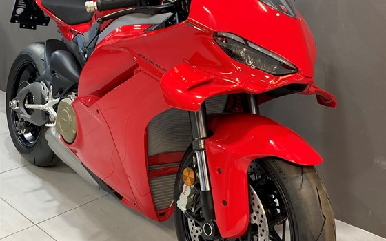 Neufahrzeug Ducati Panigale V4 S - Bild 4 Neufahrzeug Ducati Panigale V4 S - Bild 4
