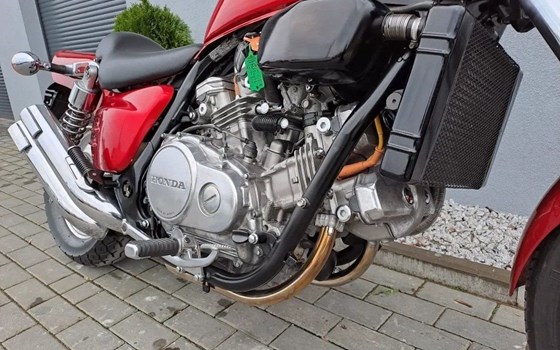 Gebrauchtmotorrad Honda VF 750 C Magna - Bild 2