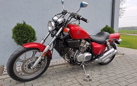 Gebrauchtmotorrad Honda VF 750 C Magna - Bild 3