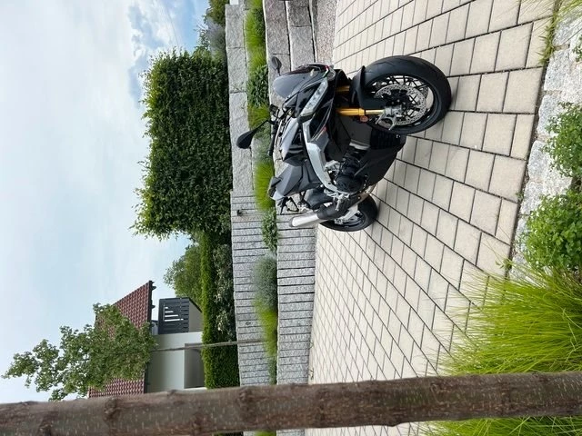 Angebot Aprilia Tuono V4 1100 Factory Bild 12: Angebot Aprilia Tuono V4 1100 Factory