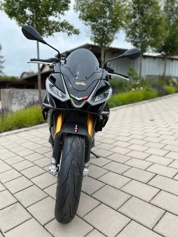 Angebot Aprilia Tuono V4 1100 Factory Bild 9: Angebot Aprilia Tuono V4 1100 Factory