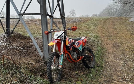Gebrauchtmotorrad KTM 250 SX-F - Bild 4 Gebrauchtmotorrad KTM 250 SX-F - Bild 4
