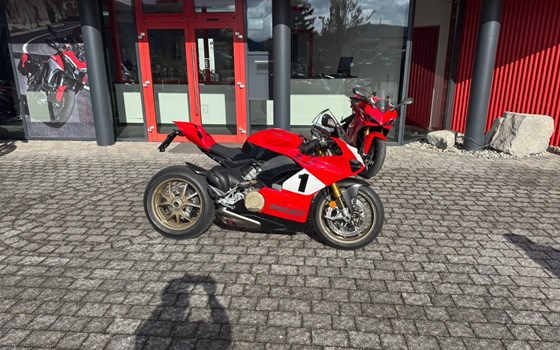 Gebrauchtmotorrad Ducati Panigale V4 - Bild 1