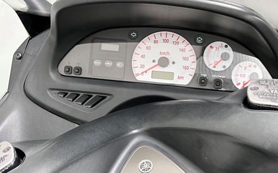Gebrauchtmotorrad Yamaha TMAX - Bild 8