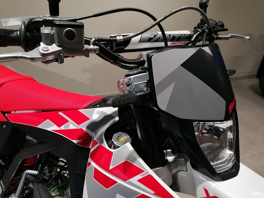 Fantic XM 50 Performance (Bianco-Rosso) - Bild 5