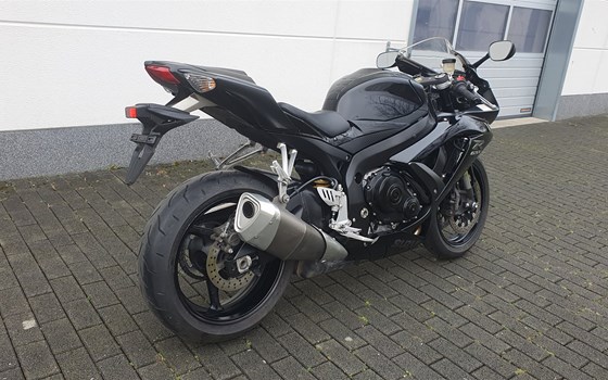 Gebrauchtmotorrad Suzuki GSX-R 750 - Bild 2