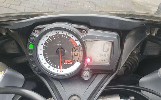 Gebrauchtmotorrad Suzuki GSX-R 750 - Bild 9