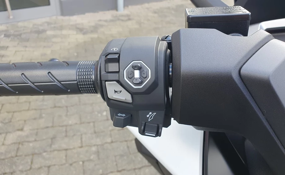 Angebot Honda Forza 350 Bild 8: Angebot Honda Forza 350