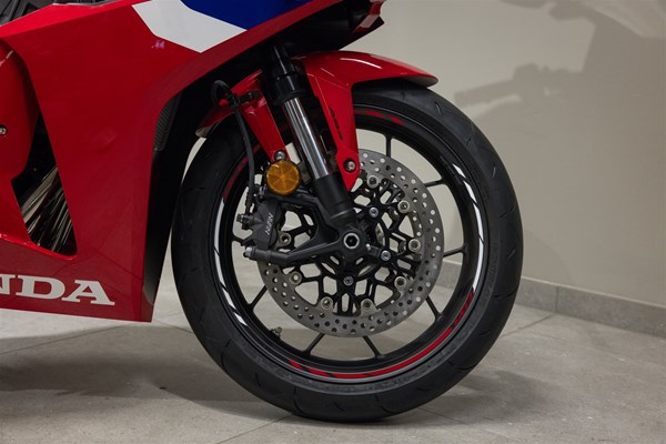 Honda CBR650R (Grand Prix Red) - Bild 3