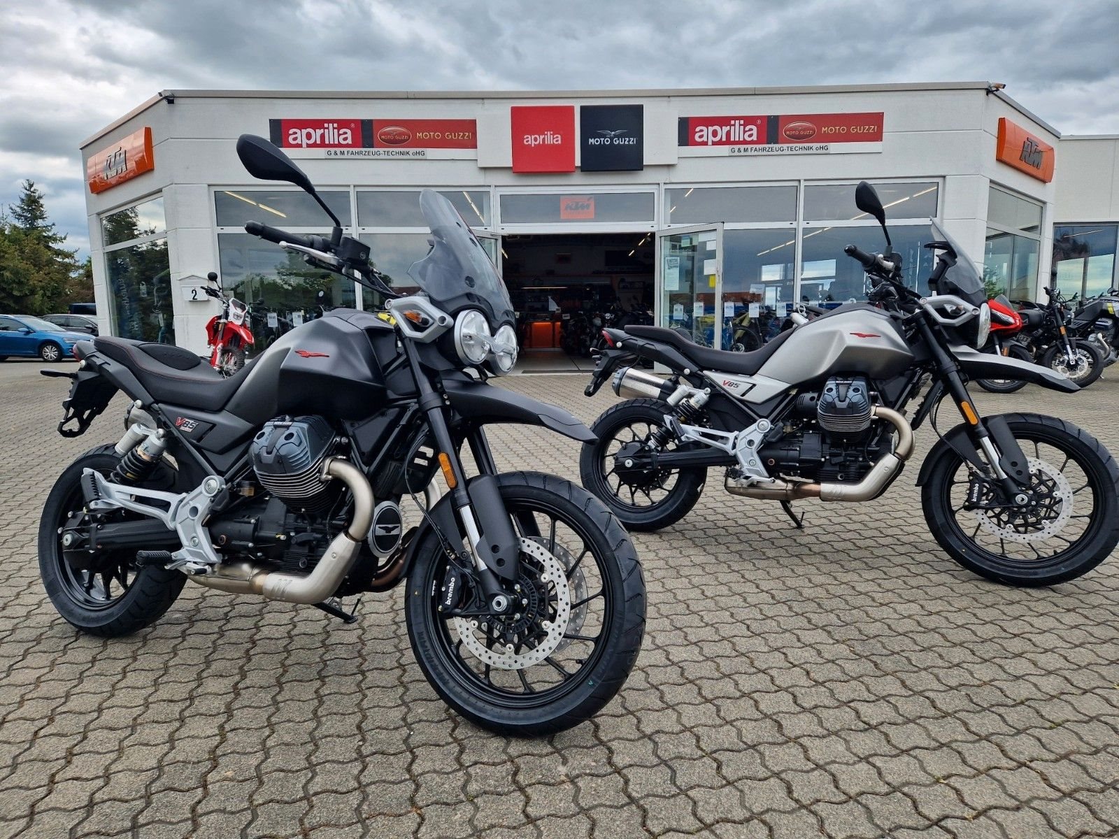 Moto Guzzi V85 Strada 