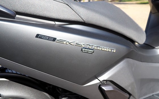 Neufahrzeug Kymco Sky Town 125i ABS - Bild 12