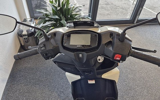 Neufahrzeug Suzuki Avenis 125 - Bild 6 Neufahrzeug Suzuki Avenis 125 - Bild 6