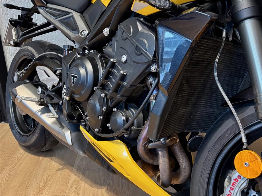 Angebot Triumph Street Triple 765 RS Bild 3: Angebot Triumph Street Triple 765 RS