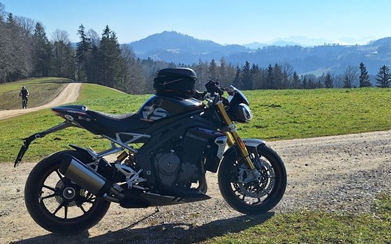 Motorrad Occasion Triumph Speed Triple 1200 RS - Bild 4