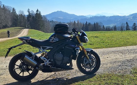 Motorrad Occasion Triumph Speed Triple 1200 RS - Bild 4