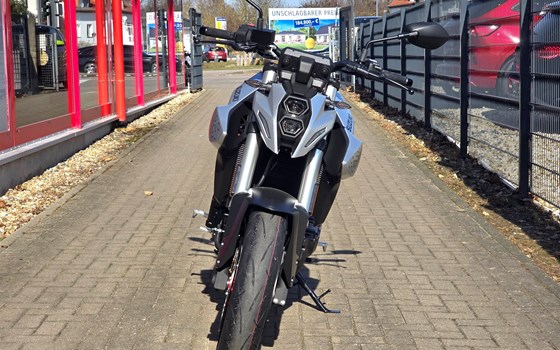 Gebrauchtmotorrad Suzuki GSX-8S - Bild 7