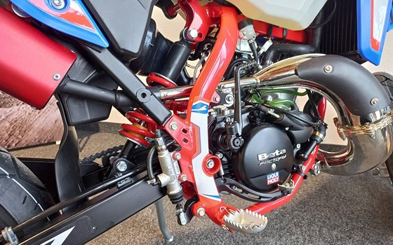 Neufahrzeug Beta RR Motard 2T 50 Track - Bild 11 Neufahrzeug Beta RR Motard 2T 50 Track - Bild 11