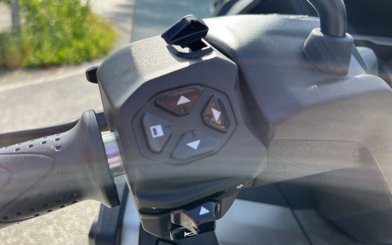 Neufahrzeug Piaggio MP3 530 HPE Exclusive - Bild 12 Neufahrzeug Piaggio MP3 530 HPE Exclusive - Bild 12