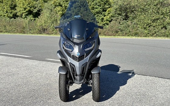 Neufahrzeug Piaggio MP3 530 HPE Exclusive - Bild 2 Neufahrzeug Piaggio MP3 530 HPE Exclusive - Bild 2