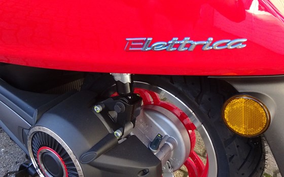 Neufahrzeug Vespa Primavera RED Elettrica 70 - Bild 3