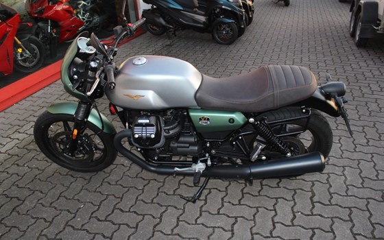 Gebrauchtmotorrad Moto Guzzi V7 Stone Centenario - Bild 3