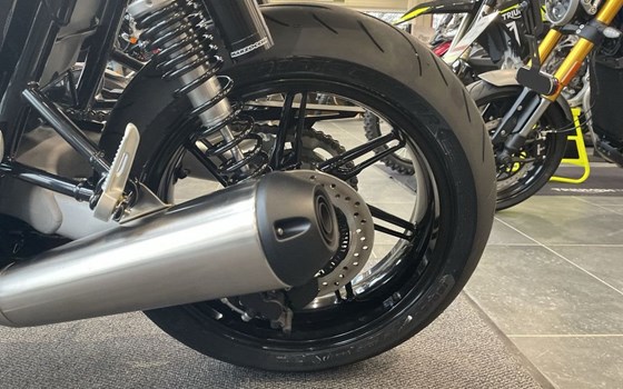 Gebrauchtmotorrad Triumph Speed Twin 1200 - Bild 11