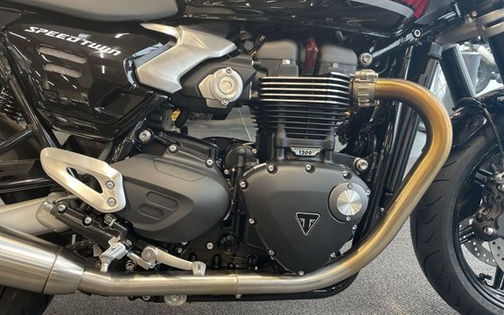 Gebrauchtmotorrad Triumph Speed Twin 1200 - Bild 9