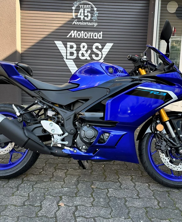 Yamaha R3<br />