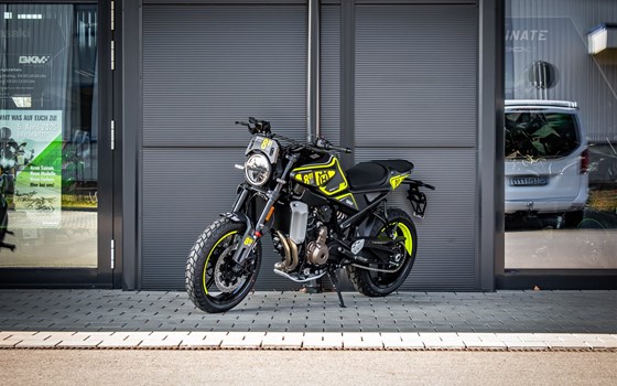 Neufahrzeug Husqvarna Svartpilen 801 - Bild 5