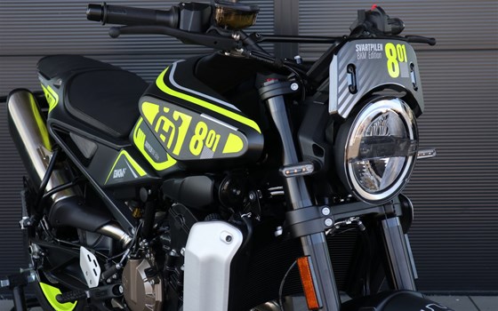 Neufahrzeug Husqvarna Svartpilen 801 - Bild 7