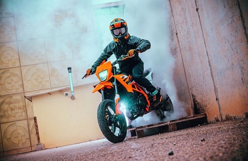 Neumotorrad KTM 125 SMC R