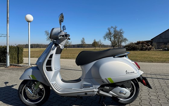 Neufahrzeug Vespa GTS 125 Super Tech - Bild 2 Neufahrzeug Vespa GTS 125 Super Tech - Bild 2