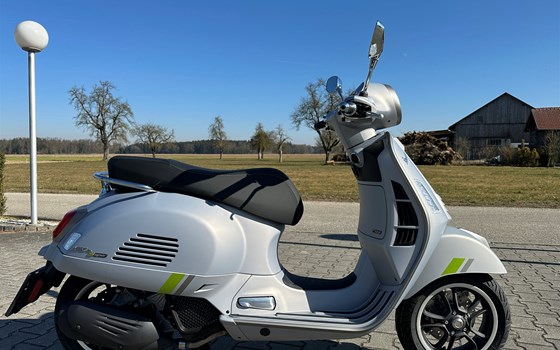 Neufahrzeug Vespa GTS 125 Super Tech - Bild 1 Neufahrzeug Vespa GTS 125 Super Tech - Bild 1