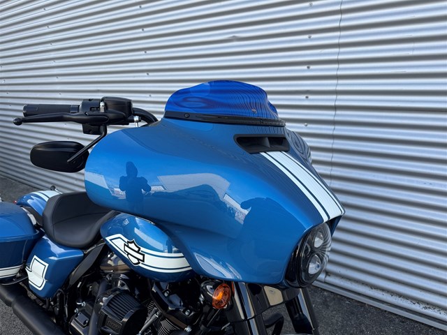 Harley-Davidson Touring Street Glide ST (Fast Johnnie Blue) - Bild 7