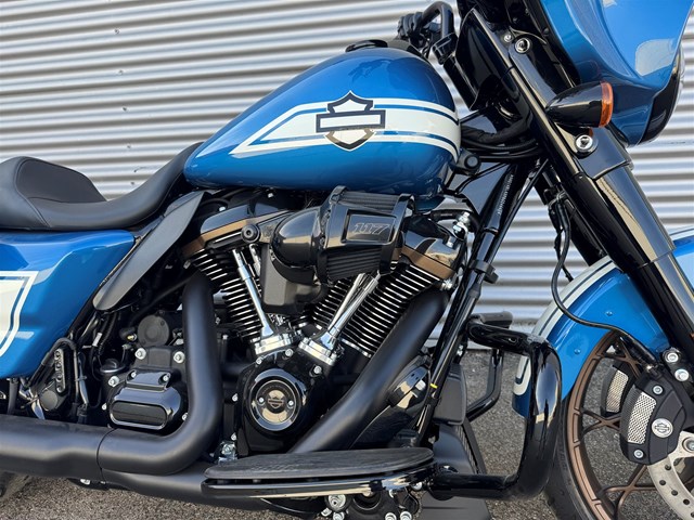 Harley-Davidson Touring Street Glide ST (Fast Johnnie Blue) - Bild 9