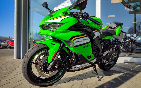 Gebrauchtmotorrad Kawasaki Ninja ZX-4RR - Bild 1