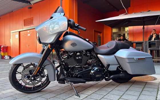 Gebrauchtmotorrad Harley-Davidson Touring Street Glide Special FLHXS - Bild 4 Gebrauchtmotorrad Harley-Davidson Touring Street Glide Special FLHXS - Bild 4