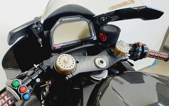 Gebrauchtmotorrad BMW S 1000 RR - Bild 8