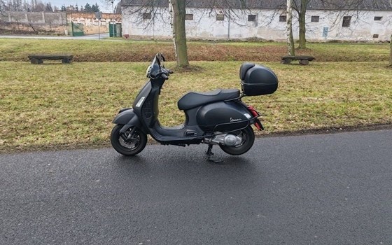 Gebrauchtmotorrad Vespa GTS 300 - Bild 3 Gebrauchtmotorrad Vespa GTS 300 - Bild 3