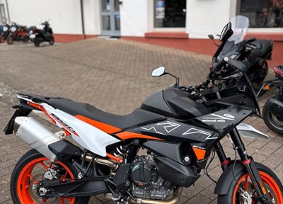 GEBRAUCHTFAHRZEUG KTM 890 SMT