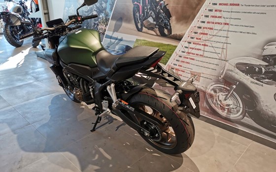 Neufahrzeug Honda CB650R E-Clutch - Bild 14