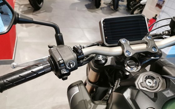 Neufahrzeug Honda CB650R E-Clutch - Bild 7