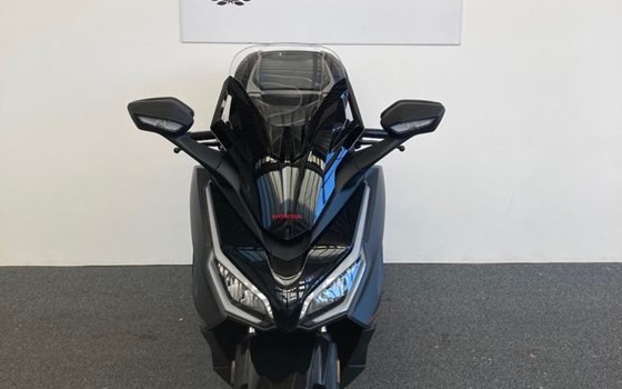 Neufahrzeug Honda Forza 125 - Bild 4 Neufahrzeug Honda Forza 125 - Bild 4