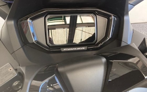 Neufahrzeug Honda Forza 125 - Bild 19 Neufahrzeug Honda Forza 125 - Bild 19