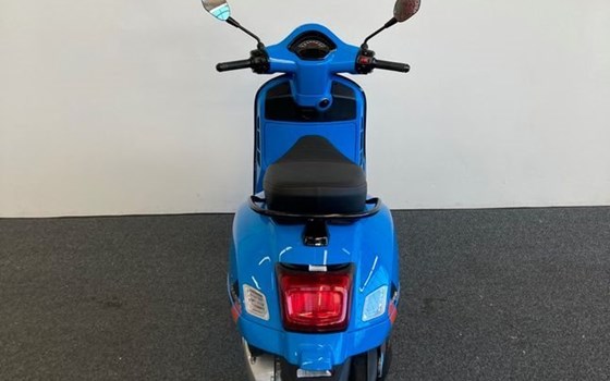 Neufahrzeug Vespa GTS 125 Super Sport - Bild 5 Neufahrzeug Vespa GTS 125 Super Sport - Bild 5