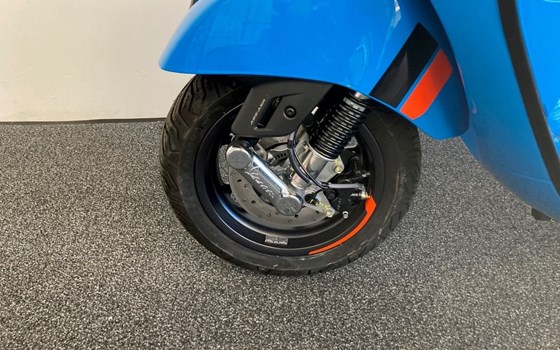 Neufahrzeug Vespa GTS 125 Super Sport - Bild 7 Neufahrzeug Vespa GTS 125 Super Sport - Bild 7